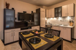 Charming, Fully-furnished, 2-bedroom apartment